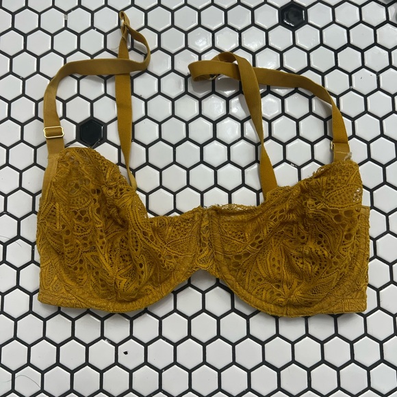Lively lace underwire bra size 32DD - Picture 1 of 3